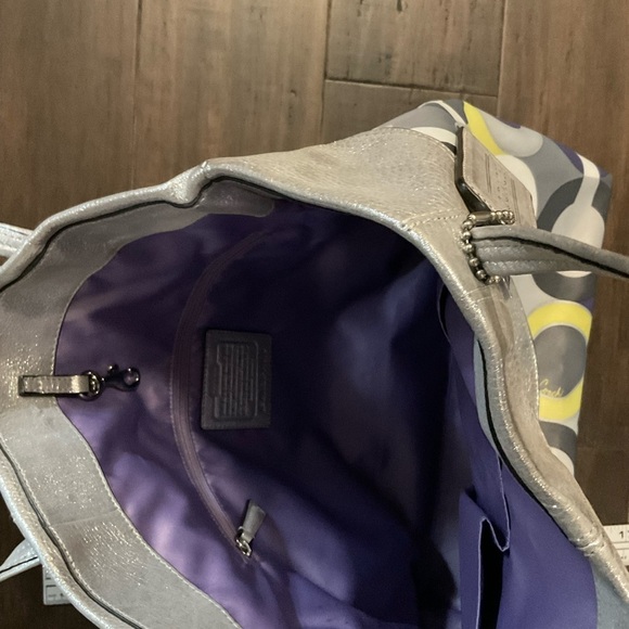 COACH JULIA OP ART SIGNATURE SHOULDER TOTE SILVER ACCENT 14970 - Picture 8 of 9